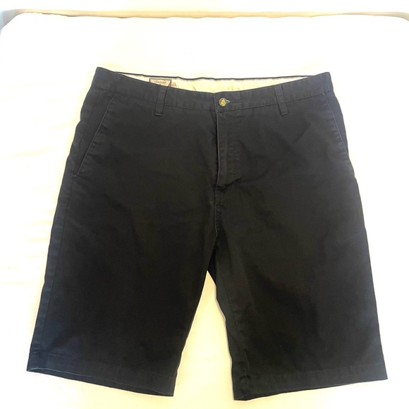 Volcom Men's Black‎ Shorts - Picture 1 of 4